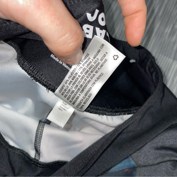 Joy Lab NWOT! Capri Active Black/Multi Floral Print Legging Size M - Picture 6 of 13